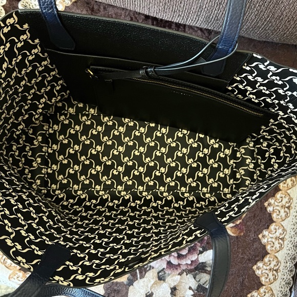 TORY BURCH Retro Batik Blake Floral Printed Tote Bag With An Attached Wristlet - Picture 5 of 15